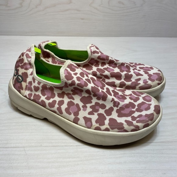 OOFOS Shoes - OOFOS OOmg‎ Eezee Slip On Sneakers Womens Size 9 Canvas Pink Rose Leopard Print